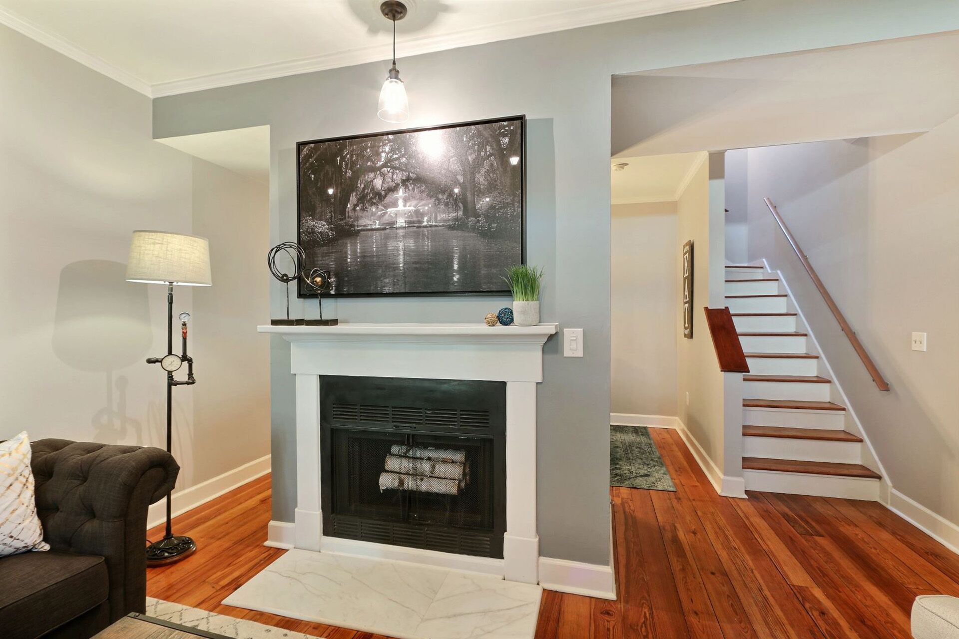 Télévision, cheminée