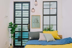 1 bedroom, WiFi - Double room No.01  with private toilet and kitchen (ho chi minh)