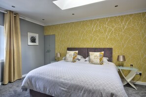 Een strijkplank/strijkijzer, gratis wifi, beddengoed