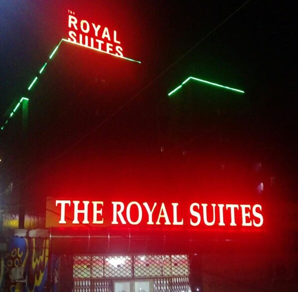 Front of property - evening/night