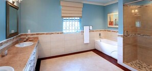 Bathroom - Villa Tara (Holetown)