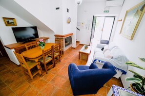 Fernseher, Kamin