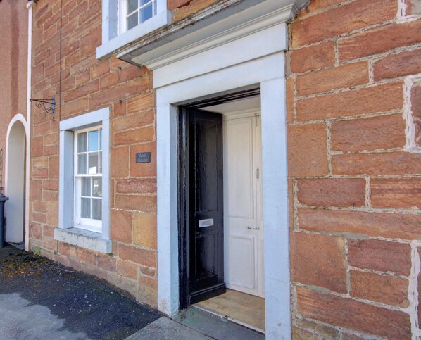 Fachada de la propiedad