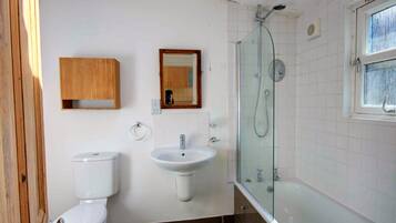 Traditional House | Bathroom