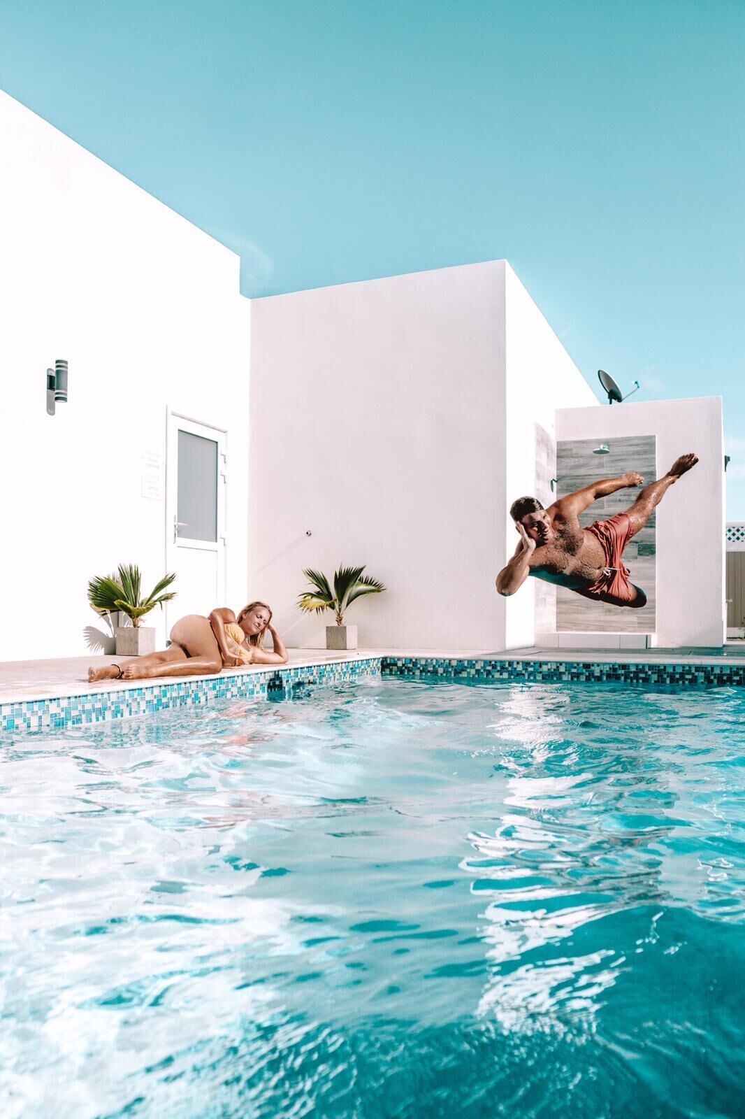 Photo - The Palm Leaf Apartments