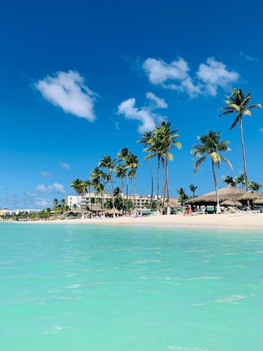 The Palm Leaf Apartments