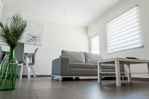 Living area - The Palm Leaf Apartments (Noord)