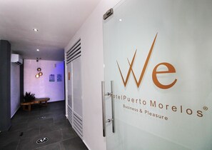 Reception - We Hotel Puerto Morelos (Puerto Morelos)