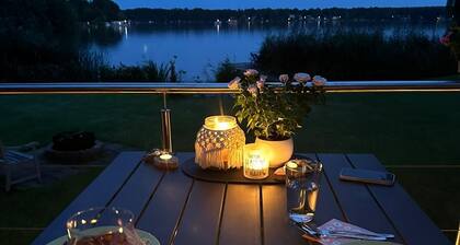 Cottage with terrace directly on the Krüpelsee