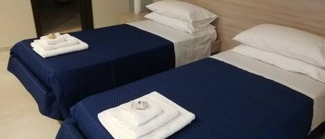 2 bedrooms, desk, iron/ironing board, WiFi