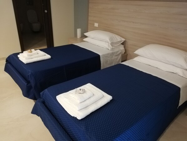 2 Schlafzimmer, Schreibtisch, Bügeleisen/Bügelbrett, WLAN