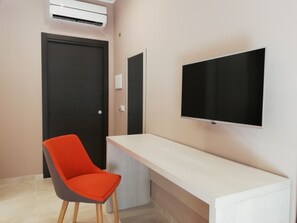 Interior - Flag House Apartment (Siracusa)