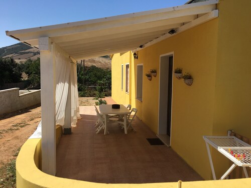 Petite maison dans une position centrale sur les plus belles plages entre Alghero et Stintino