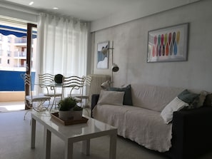 TV, DVD player - Beautiful 2 bedroom apartment by the sea (4 pers) (Fréjus)