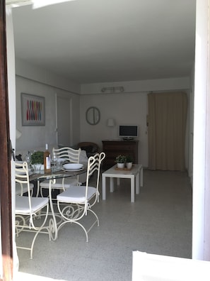 Dining - Beautiful 2 bedroom apartment by the sea (4 pers) (Fréjus)