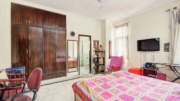 2 chambres, fer et planche à repasser, Wi-Fi, draps fournis