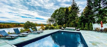 Luxuriöses Lakefront House, nur wenige Minuten von der Saratoga Race Track und der Innenstadt entfernt.