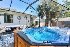 Bañera de hidromasaje al aire libre