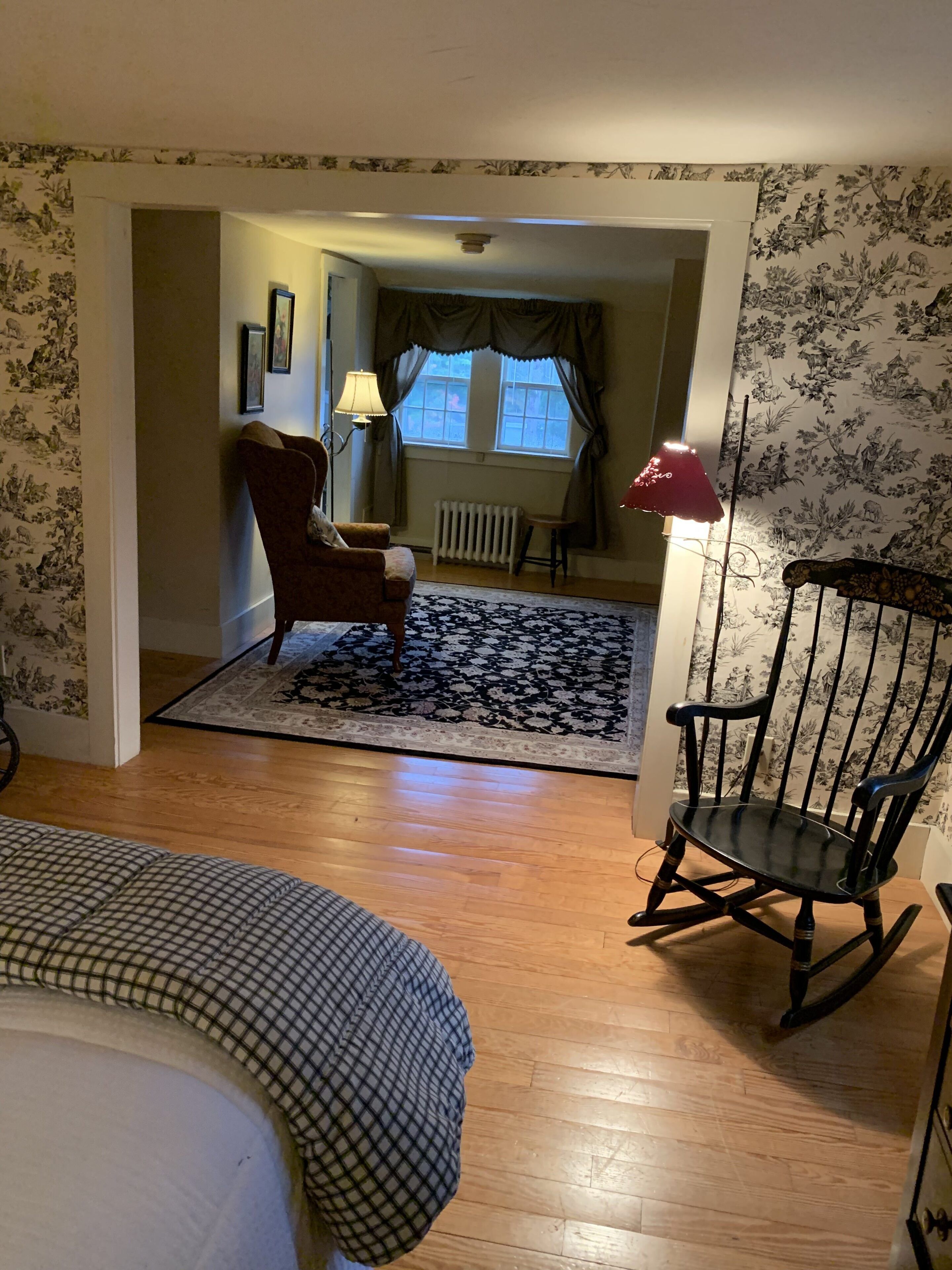 Deluxe Room | Living area