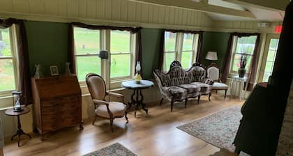 Lovett's Inn and Restaurant
