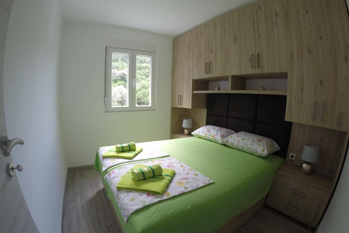 1 habitación, cunas gratuitas, wifi gratis y ropa de cama