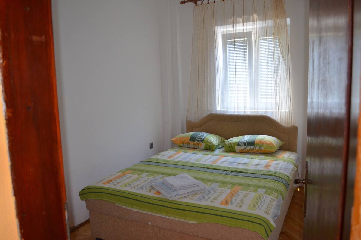 1 habitación, cunas gratuitas, wifi gratis y ropa de cama