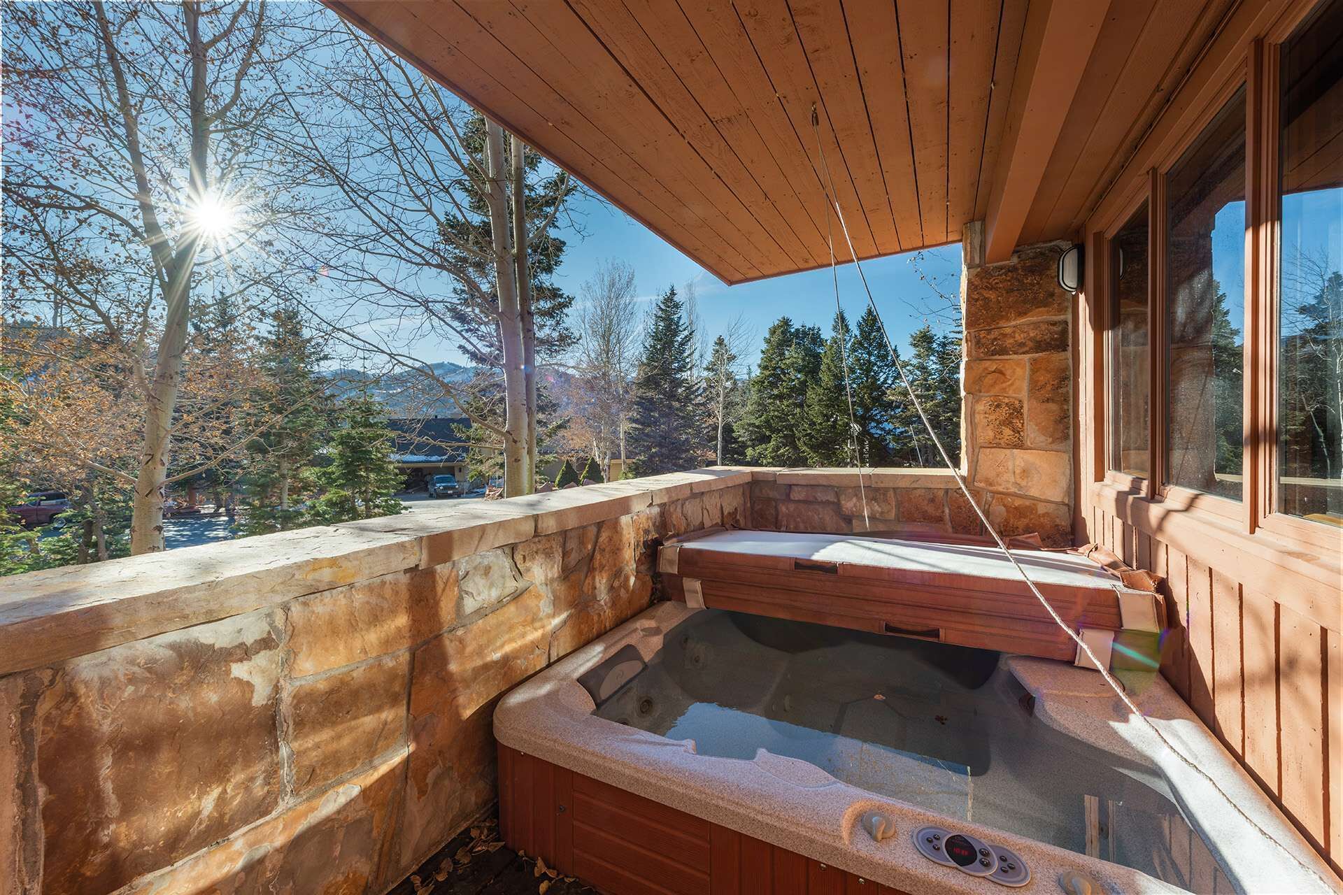 Outdoor spa tub