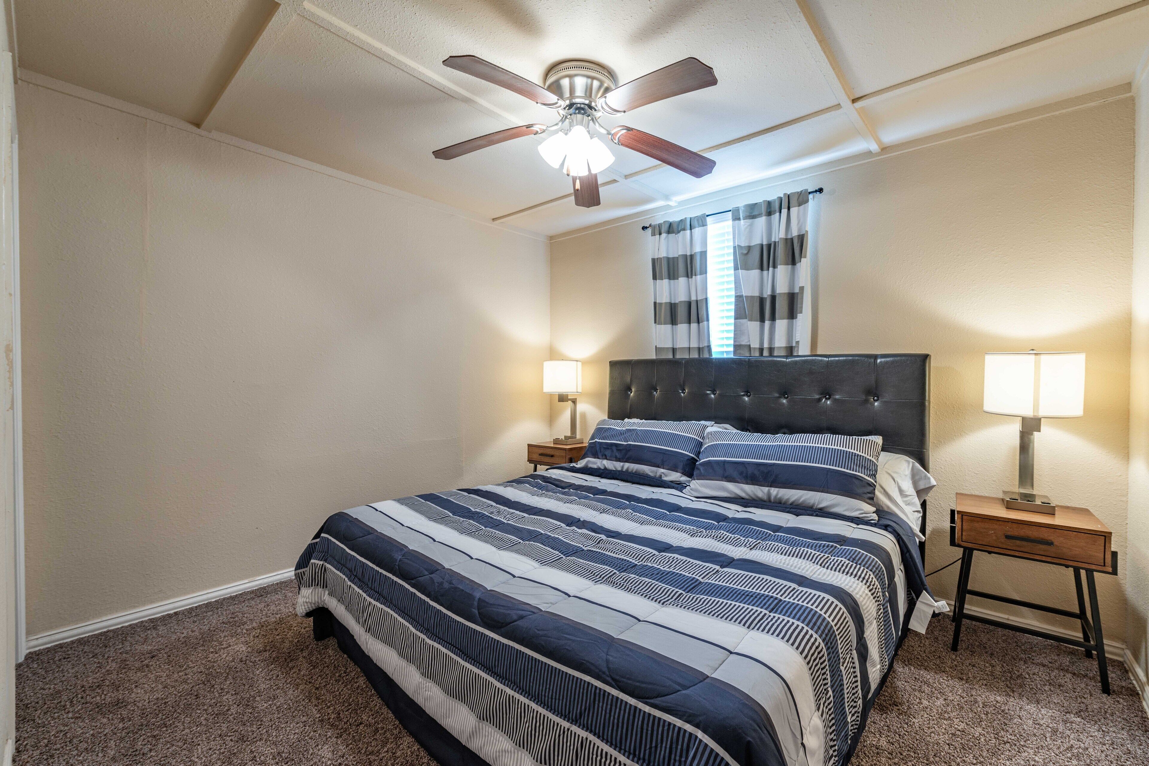 3 habitaciones, tabla de planchar con plancha, wifi y ropa de cama 