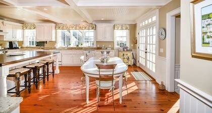 6BR family home in the heart of Sconset with heated pool and guest house