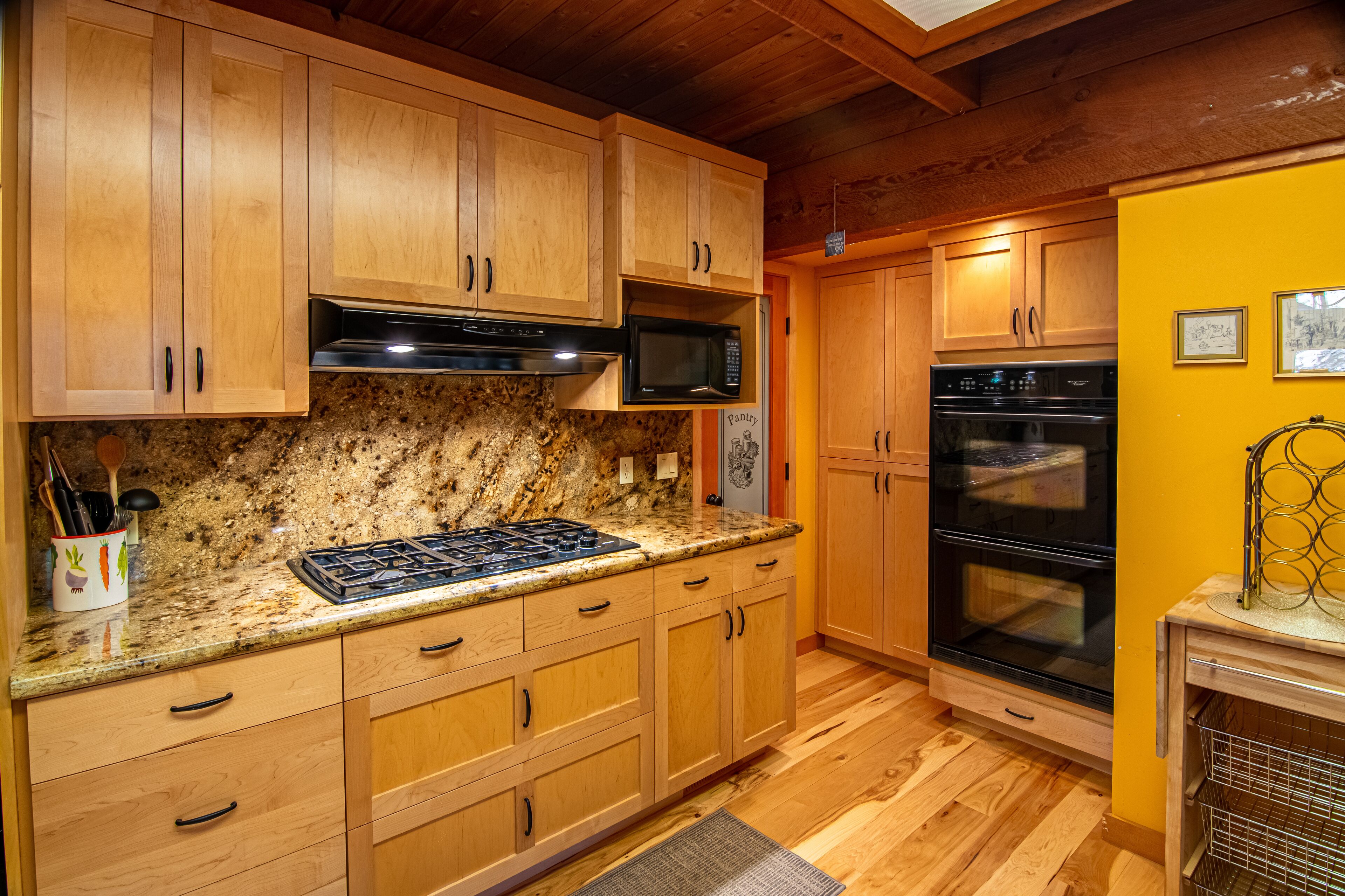 冰箱、微波炉、烤箱、炉灶