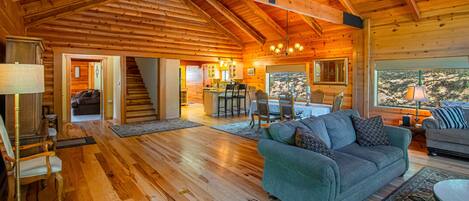 Smart TV, fireplace, stereo