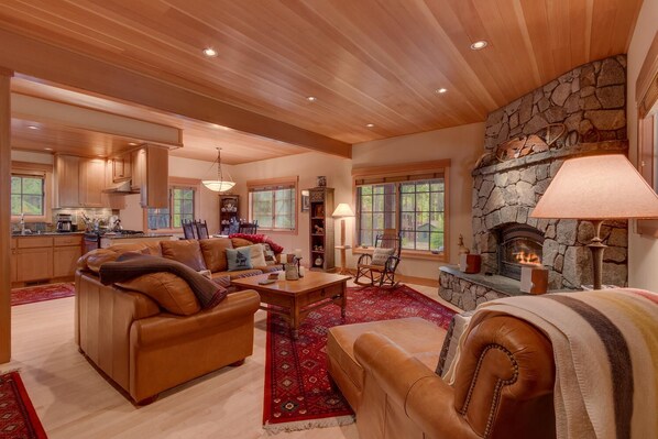 Télévision, cheminée