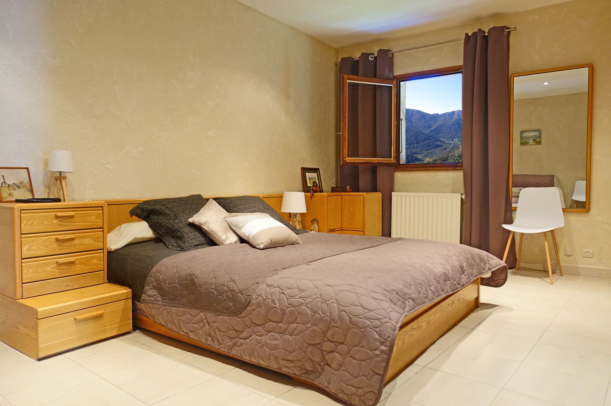 2 chambres, fer et planche à repasser, lit parapluie, Wi-Fi gratuit