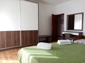 2 Schlafzimmer, Bügeleisen/Bügelbrett, kostenloses WLAN, Bettwäsche