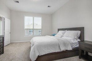 3 bedrooms, iron/ironing board, WiFi