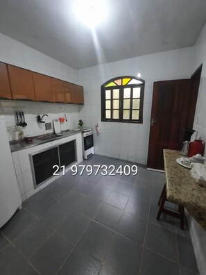 Geladeira, fogão, cooktop, torradeira