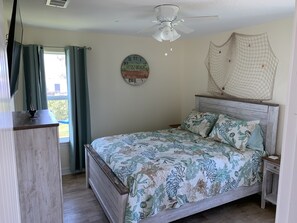 3 عدّة غرف نوم ومكواة/لوح كي وواي فاي وملاءات أسرّة