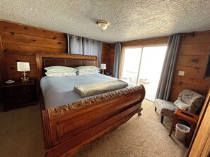 4 habitaciones, tabla de planchar con plancha, cuna de viaje y wifi 