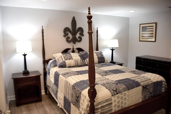 2 bedrooms, iron/ironing board, WiFi, bed sheets