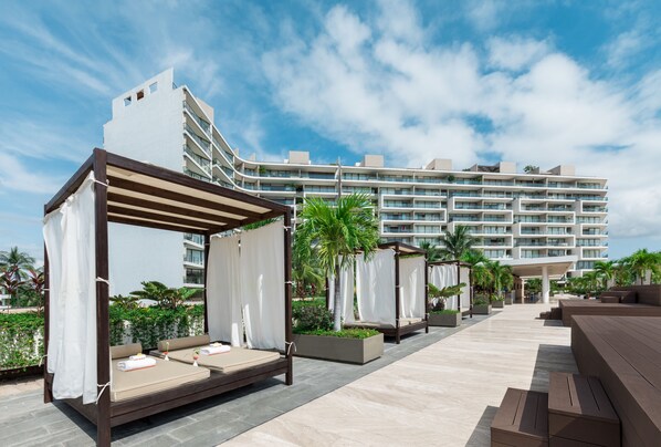 Sauna, baño de vapor y masajes 