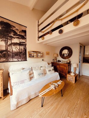 1 dormitorio, tabla de planchar con plancha, cuna de viaje y wifi gratis