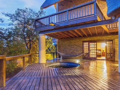 Tholo Private Game Lodge, Mabalingwe