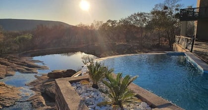 Tholo Private Game Lodge, Mabalingwe