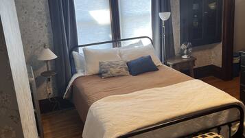 1 camera, una cassaforte in camera, ferro/asse da stiro