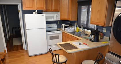 The White House 3 Bedroom home in great location