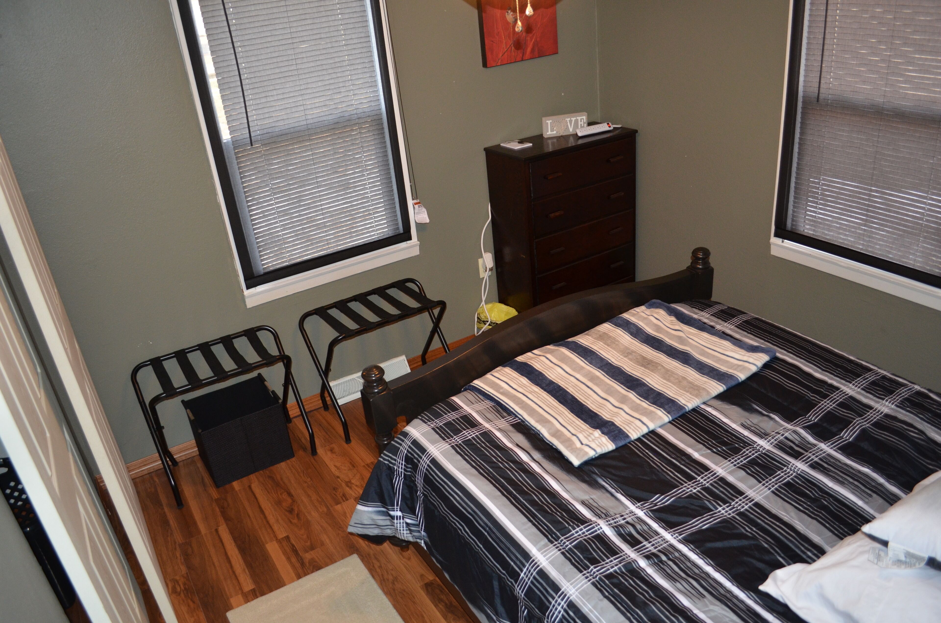 3 多间卧室、熨斗/熨衣板、WiFi、床单