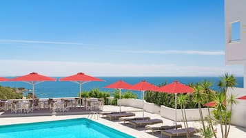 Seasonal outdoor pool, pool umbrellas, sun loungers