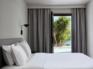 Executive Room with Terrace | 客房内保险箱、特色家居、遮光窗帘、隔音