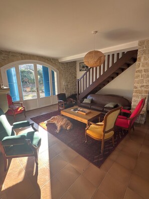 Interior - A charming mas in Drôme provençale, a true family home (Puygiron)