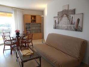 TV - Apartment "France II" overlooking Cannes Marina and the Lerins Islands (Mandelieu-la-Napoule)